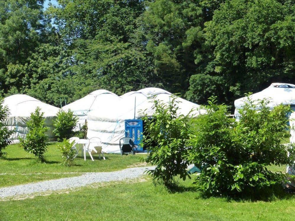Mer Et Yourtes Henvic Exterior photo